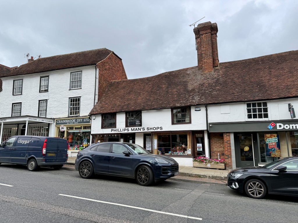 Lot: 27 - VACANT COMMERCIAL AND RESIDENTIAL PROPERTY - Commercial property street view